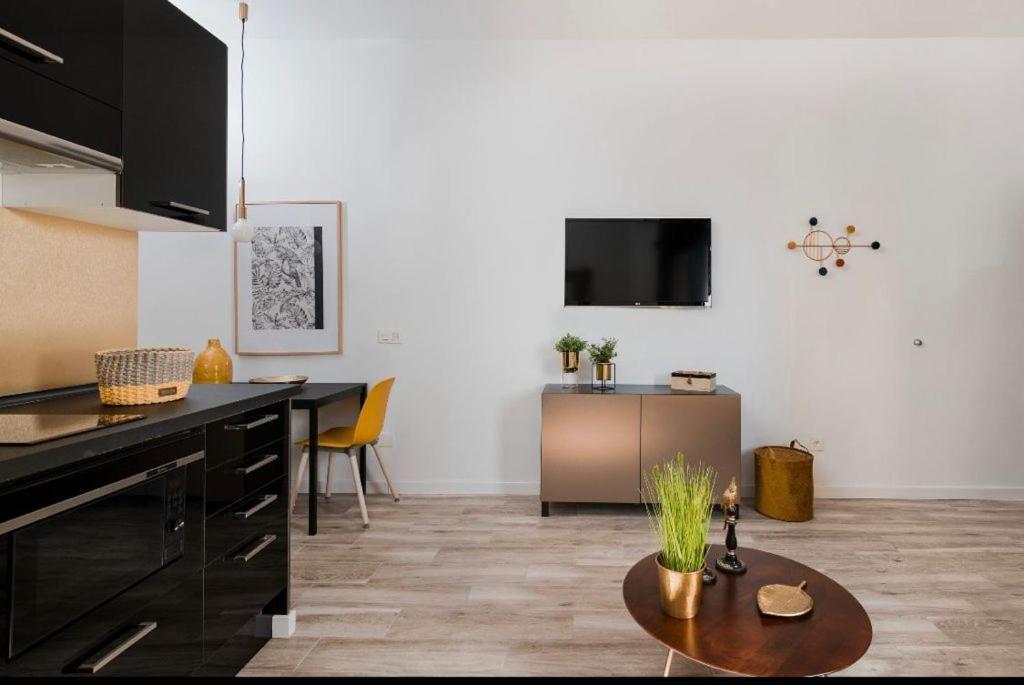 Апартаменты Apartamento La Avenida De Аринага Экстерьер фото